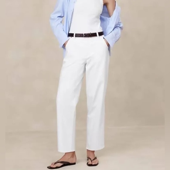 Banana Republic Factory Pure White Mid-Rise Ankle Barrel Leg Jean Size 34/18 - Picture 1 of 6